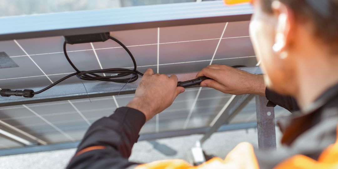 painéis-solares-manutenção-eficiência